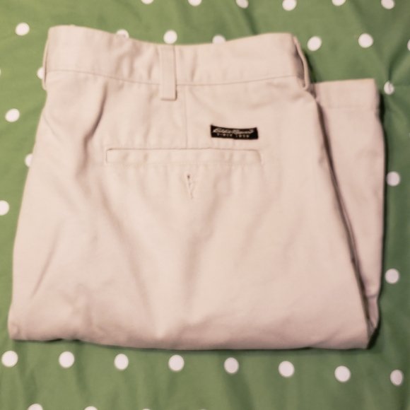 Eddie Bauer khaki shorts. Like new. 38 - Picture 2 of 6